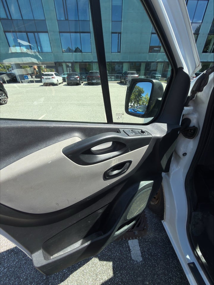 Renault Trafic T29 1,6 dCi 125 L2H2