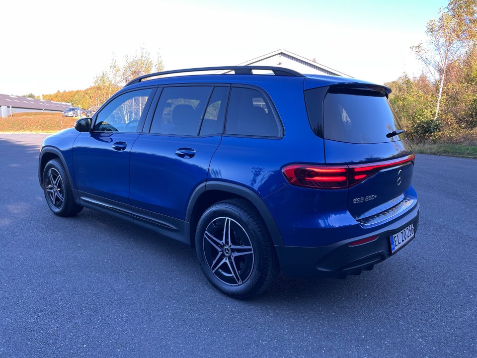 Mercedes EQB250+ AMG Line 5d
