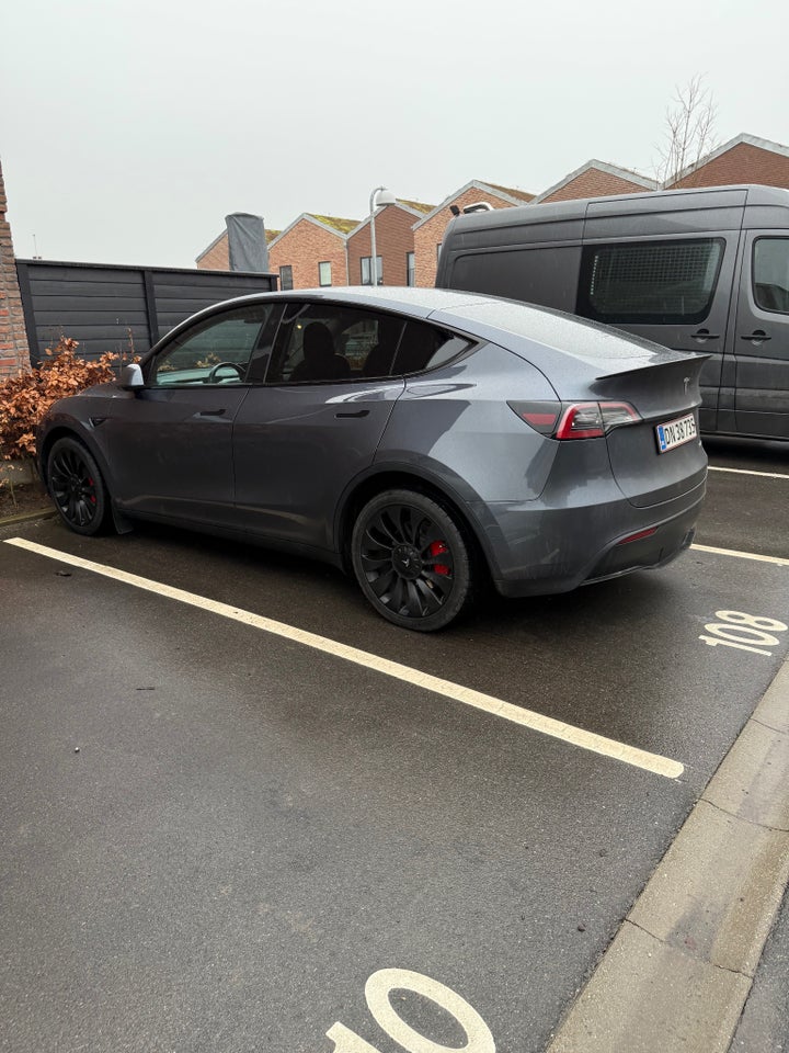 Tesla Model Y Long Range AWD 5d