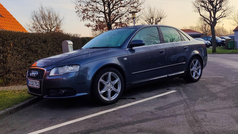 Audi A4 1,8 T 163 quattro 4d