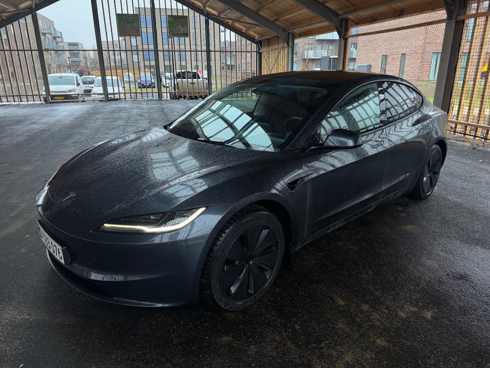 Tesla Model 3 RWD 4d