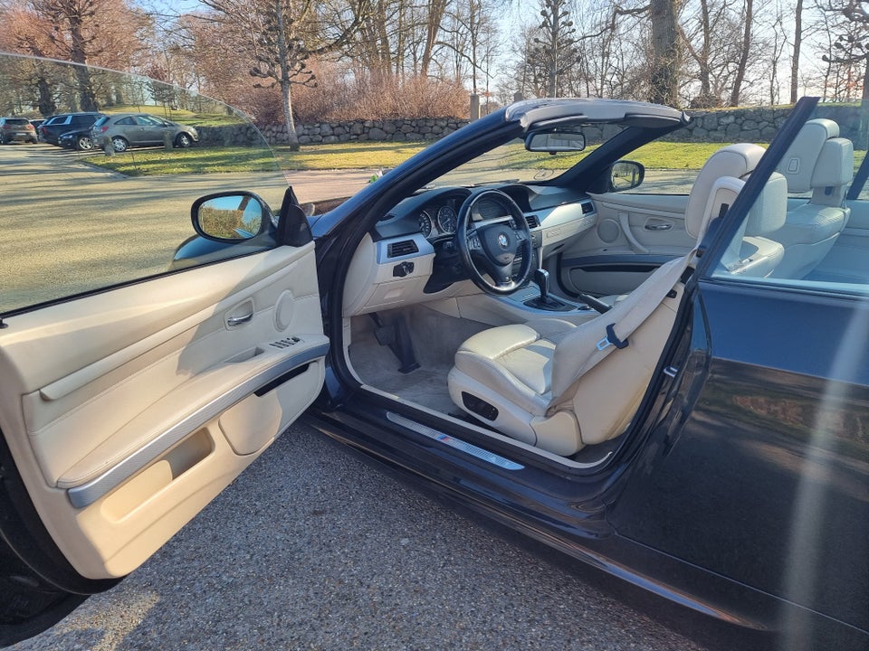 BMW 325i 3,0 Cabriolet Steptr. 2d