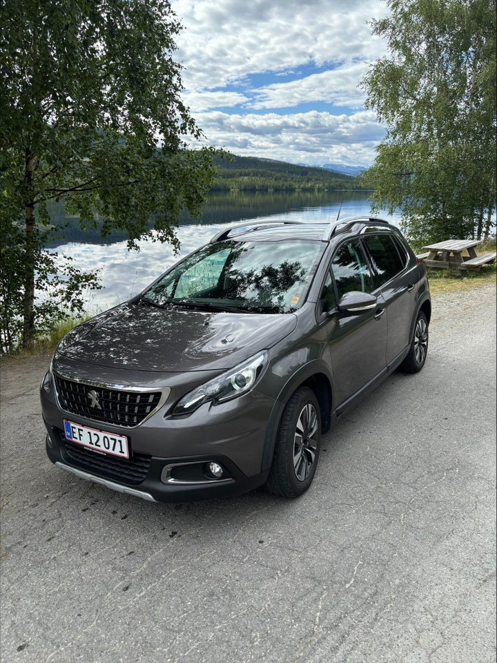 Peugeot 2008 1,2 e-THP 110 Allure Sky 5d