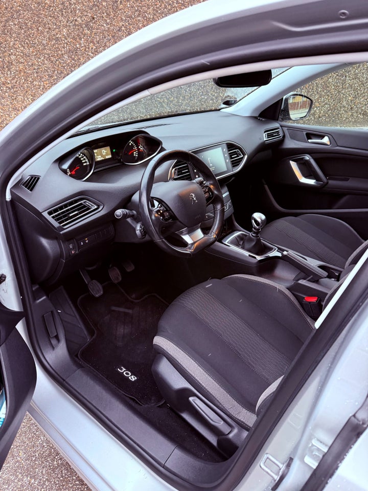 Peugeot 308 1,6 BlueHDi 120 Active 5d