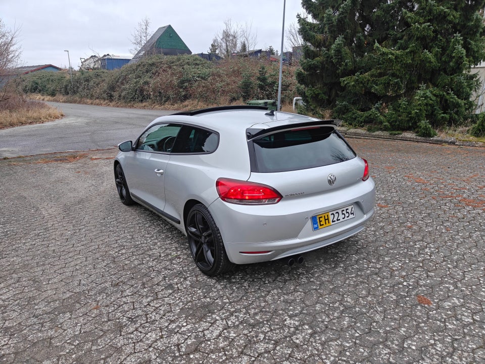 VW Scirocco 2,0 TSi 210 Sport DSG Van 3d