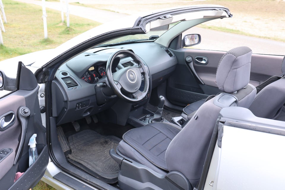 Renault Megane II 1,6 110 Comfort CC 2d