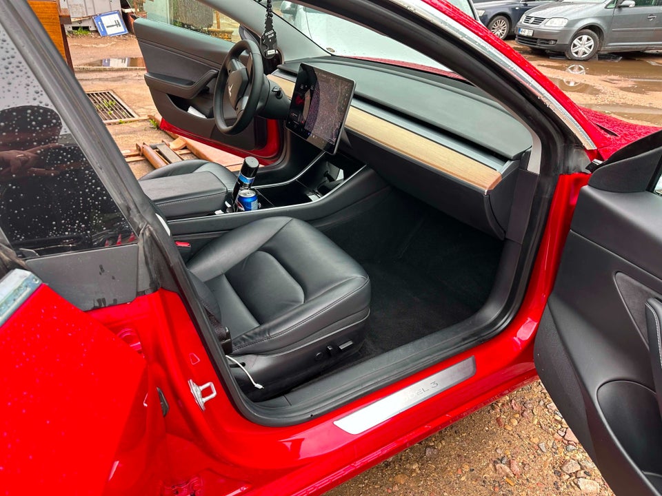 Tesla Model 3 Long Range AWD 4d
