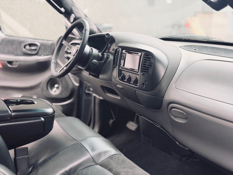 Ford F-150 5,4 SVT Lightning aut. 2d