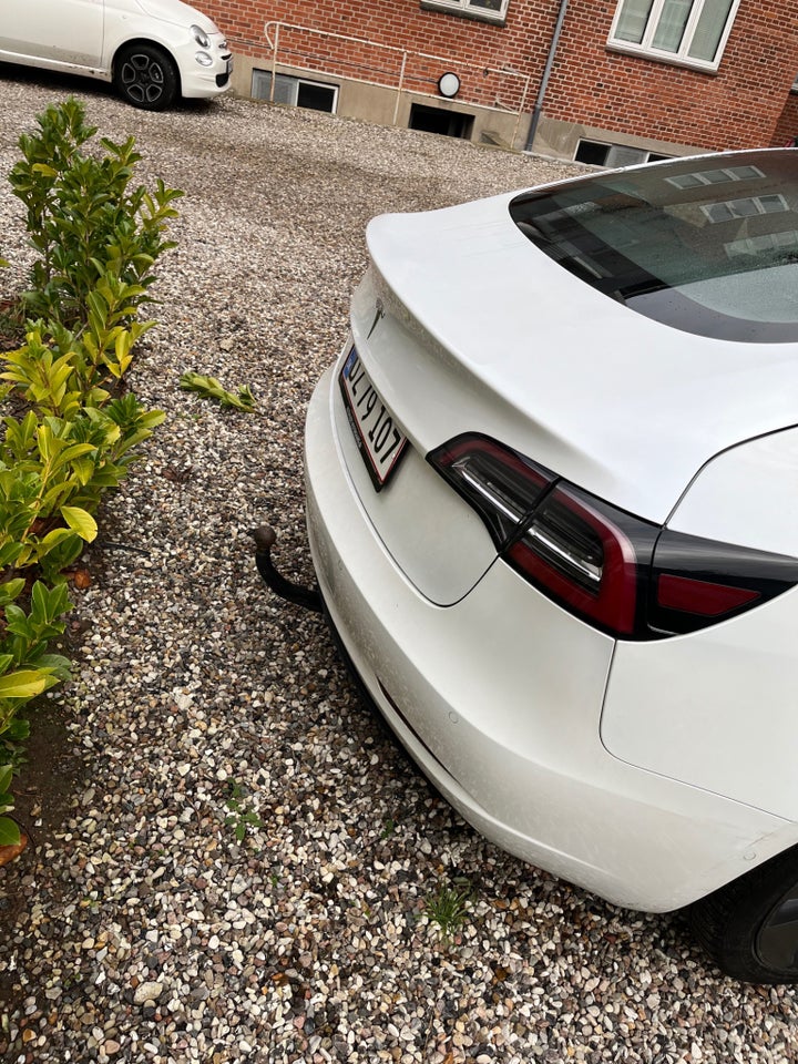 Tesla Model 3 Standard Range+ RWD 4d