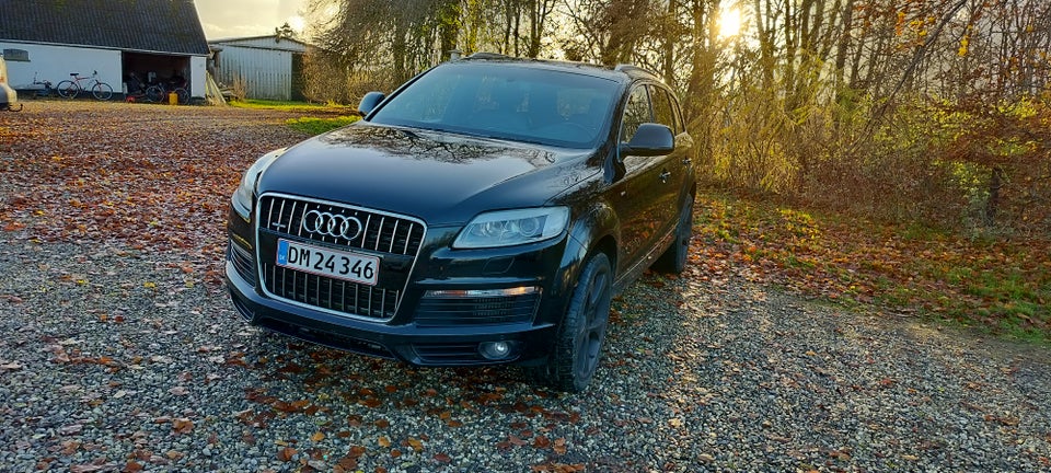 Audi Q7 3,0 TDi S-line quattro Tiptr. 7prs 5d