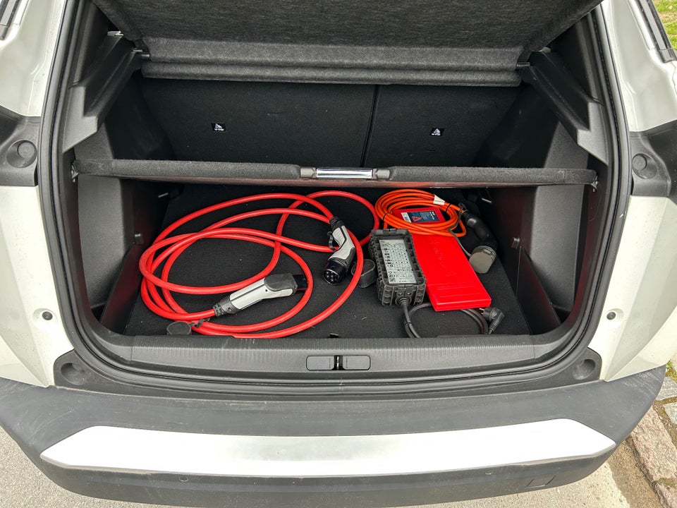 Peugeot e-2008 50 GT 5d