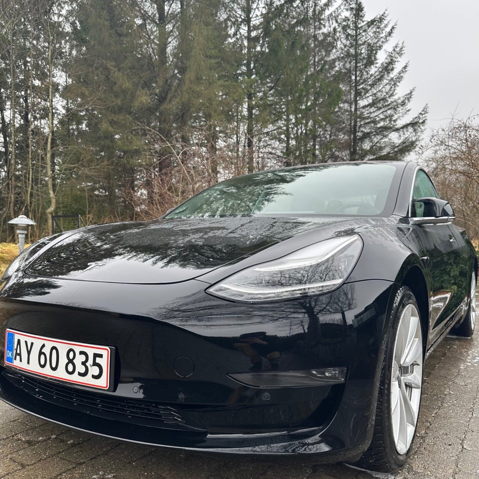 Tesla Model 3 Long Range AWD 4d