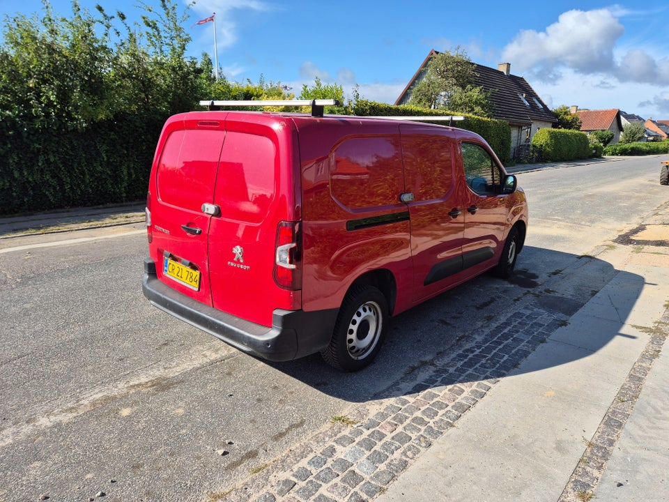 Peugeot Partner 1,5 BlueHDi 100 L2V2 Plus Van