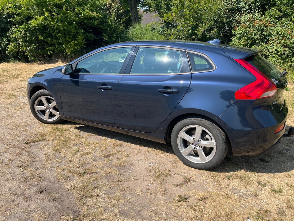 Volvo V40 1,6 D2 115 Kinetic 5d