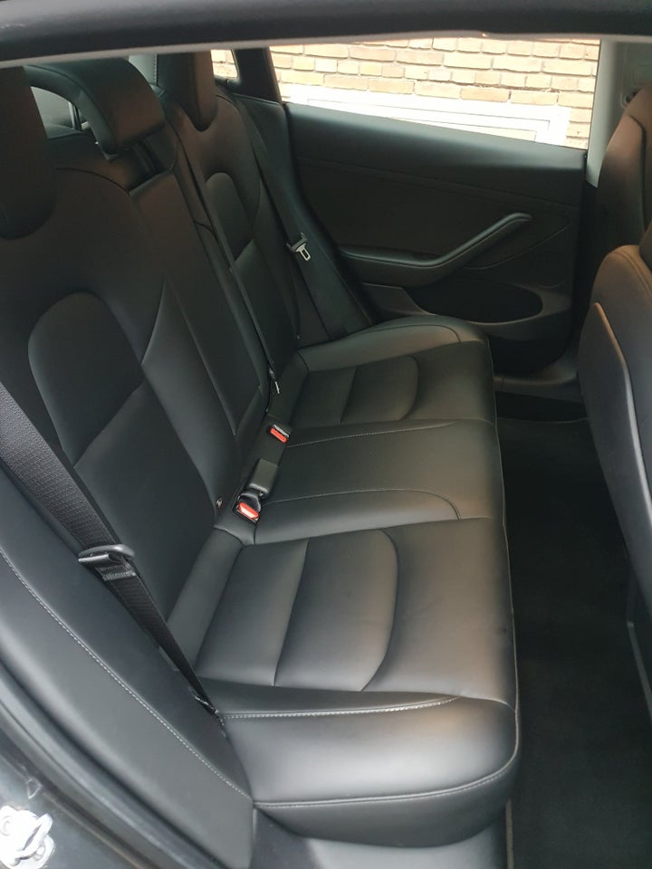 Tesla Model 3 Standard Range+ RWD 4d