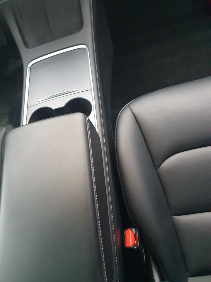 Tesla Model 3 Standard Range+ RWD 4d