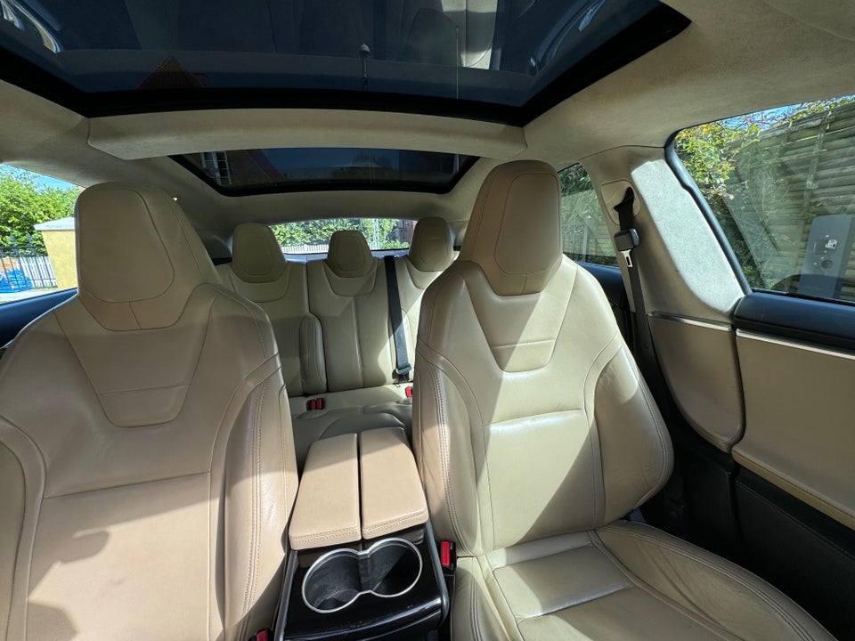 Tesla Model S P90D 5d
