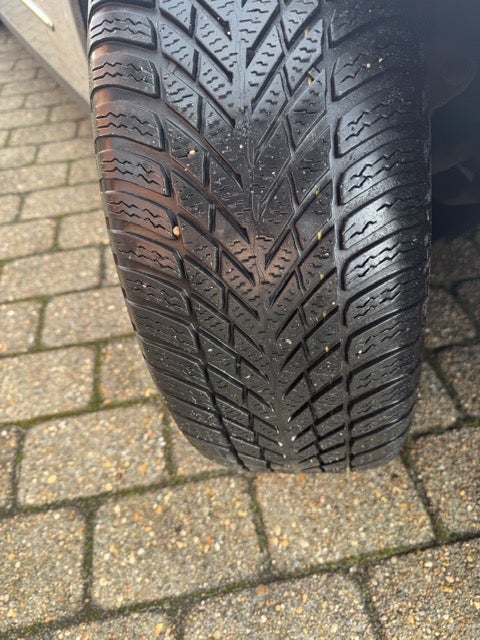 VW Passat 2,0 TDi 140 Trendline DSG 4d