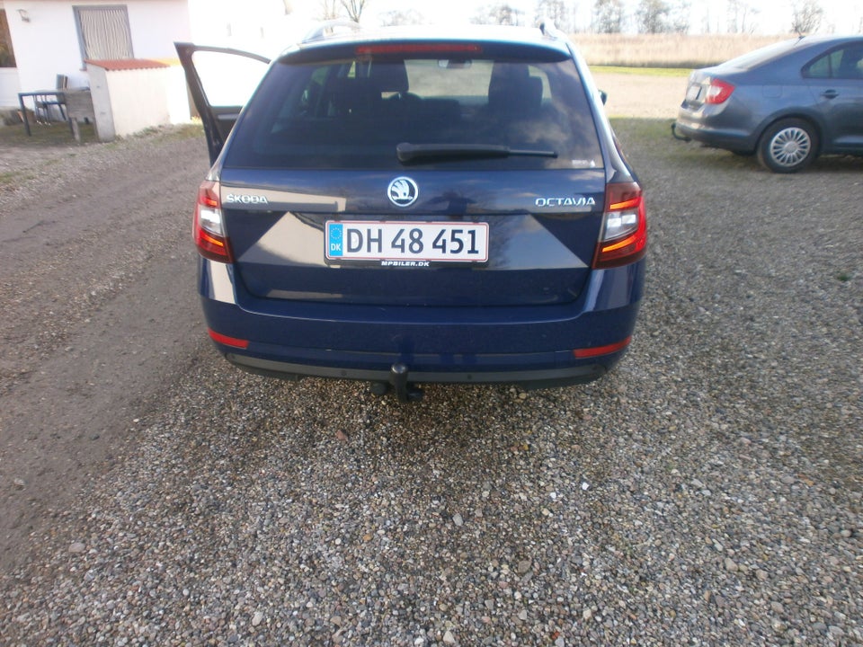 Skoda Octavia 1,6 TDi 115 Ambition Combi DSG 5d