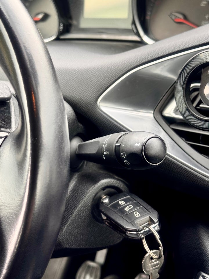 Peugeot 308 1,2 e-THP 110 Active 5d