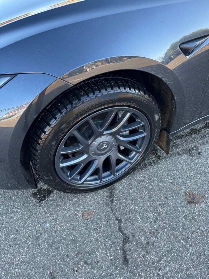 Tesla Model 3 RWD 4d