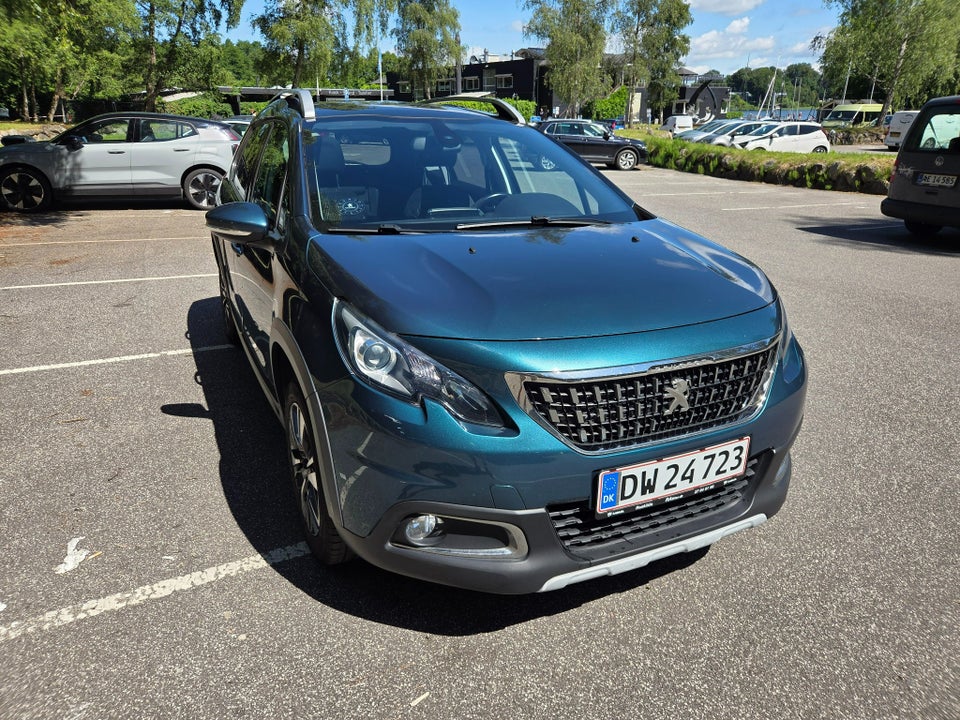 Peugeot 2008 1,2 e-THP 110 Allure Sky 5d
