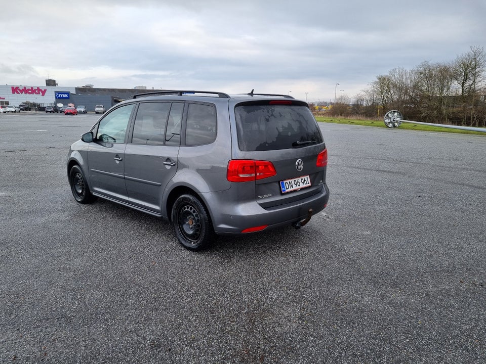 VW Touran 1,6 TDi 105 Trendline DSG BMT 7prs 5d