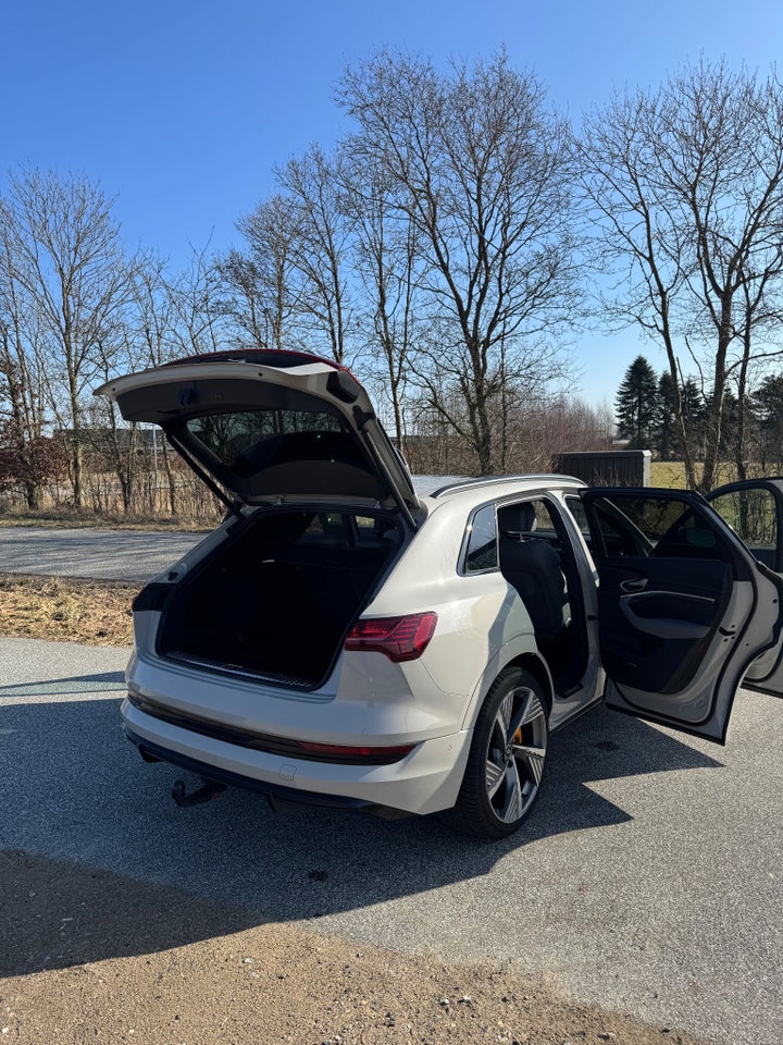 Audi e-tron 55 S-line quattro 5d
