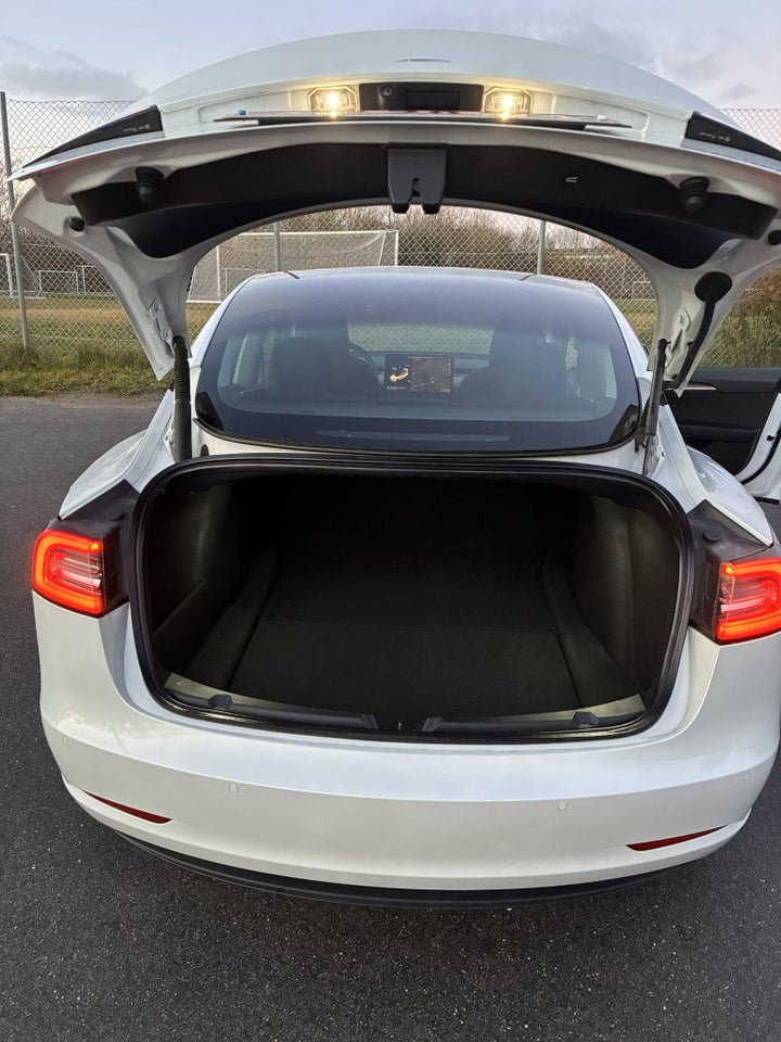 Tesla Model 3 Long Range AWD 4d
