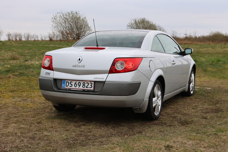 Renault Megane II 1,6 110 Comfort CC 2d