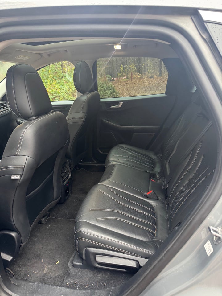 Ford Kuga 2,5 PHEV Vignale CVT 5d