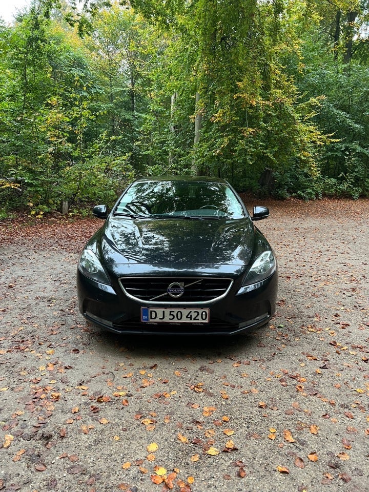 Volvo V40 1,6 D2 115 Momentum 5d