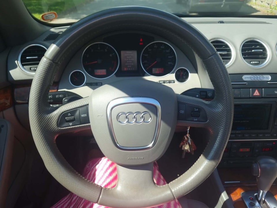 Audi A4 3,2 FSi quattro Cabriolet 2d