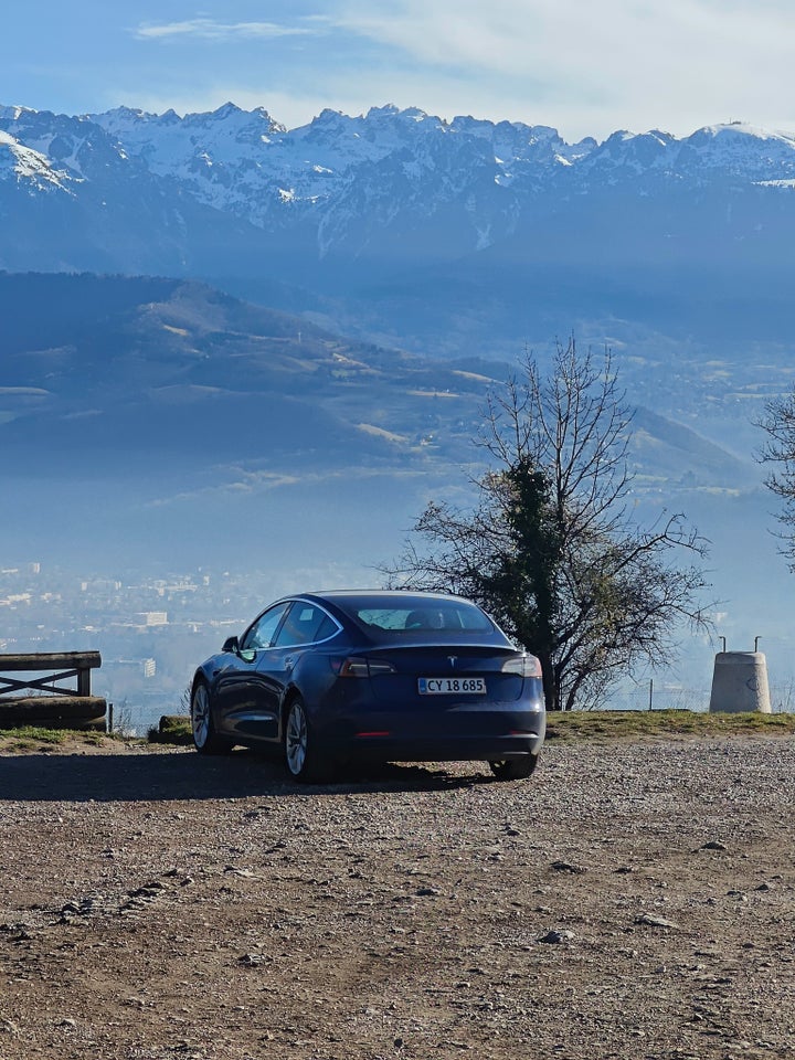 Tesla Model 3 Standard Range+ RWD 4d