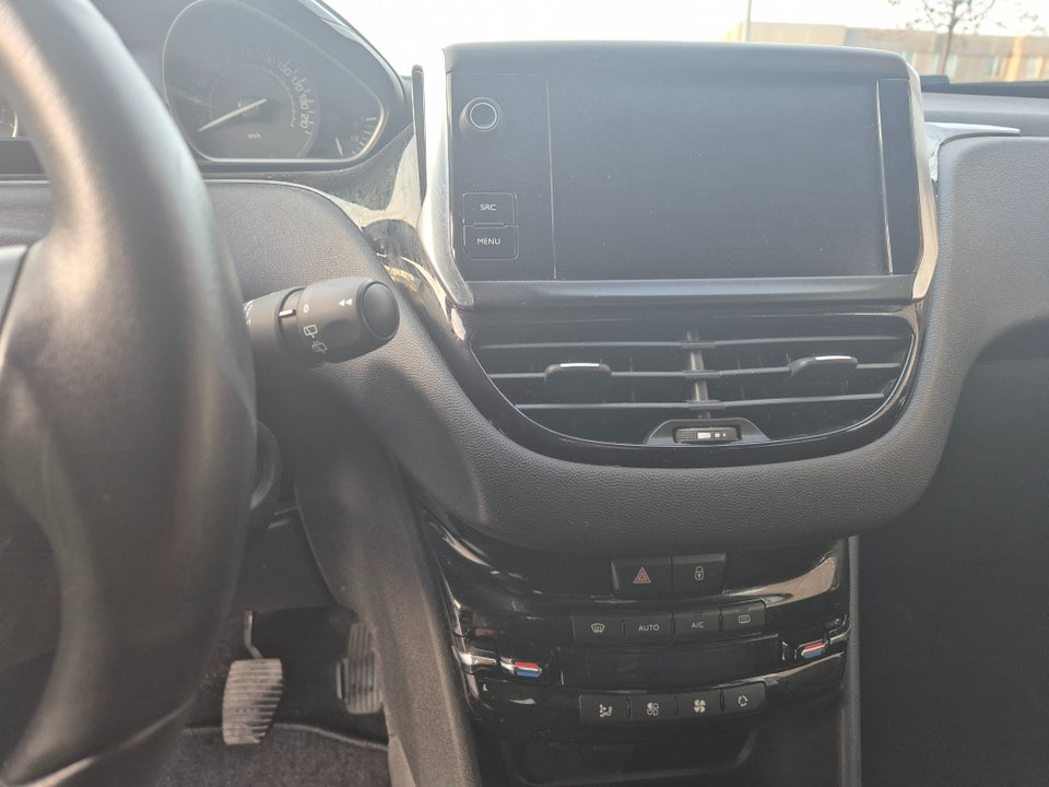 Peugeot 208 1,2 PureTech 82 Envy 5d