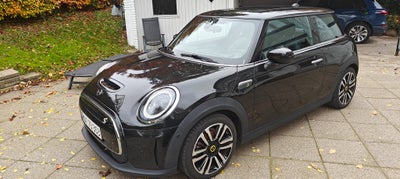 MINI Cooper SE  Maximise 3d