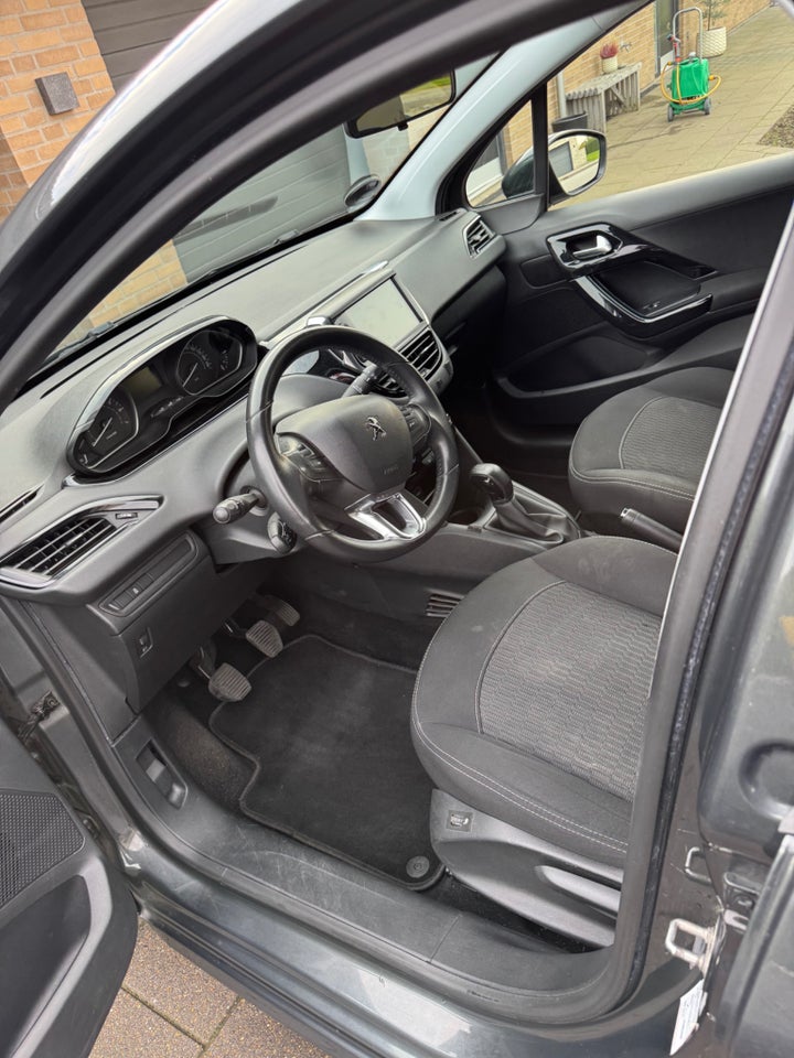 Peugeot 208 1,2 VTi 82 Allure 5d