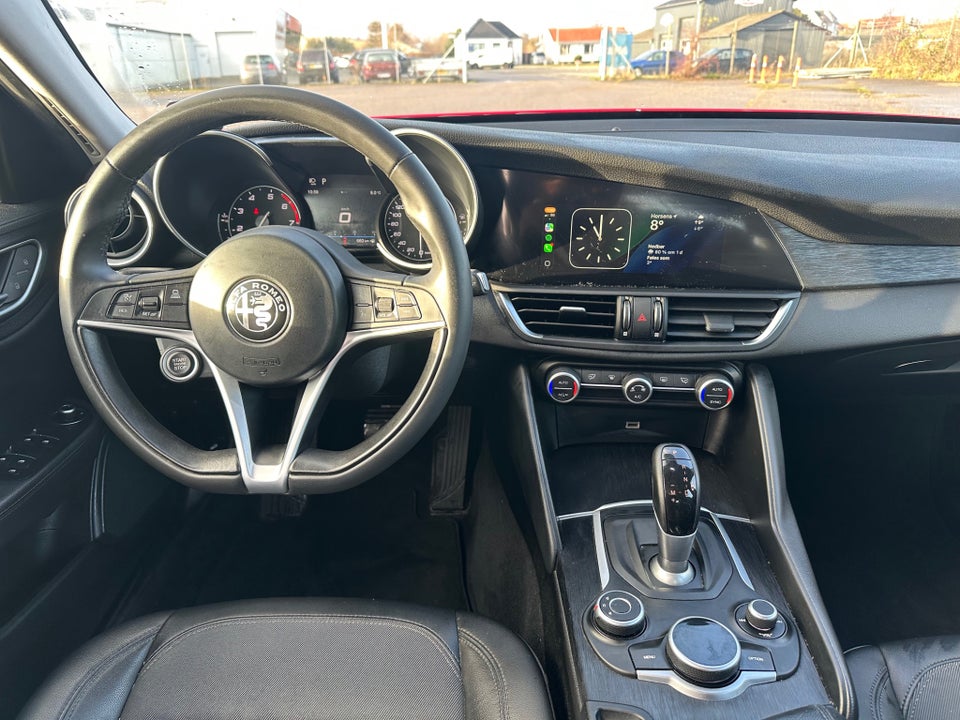 Alfa Romeo Giulia 2,0 T 200 Super aut. 4d