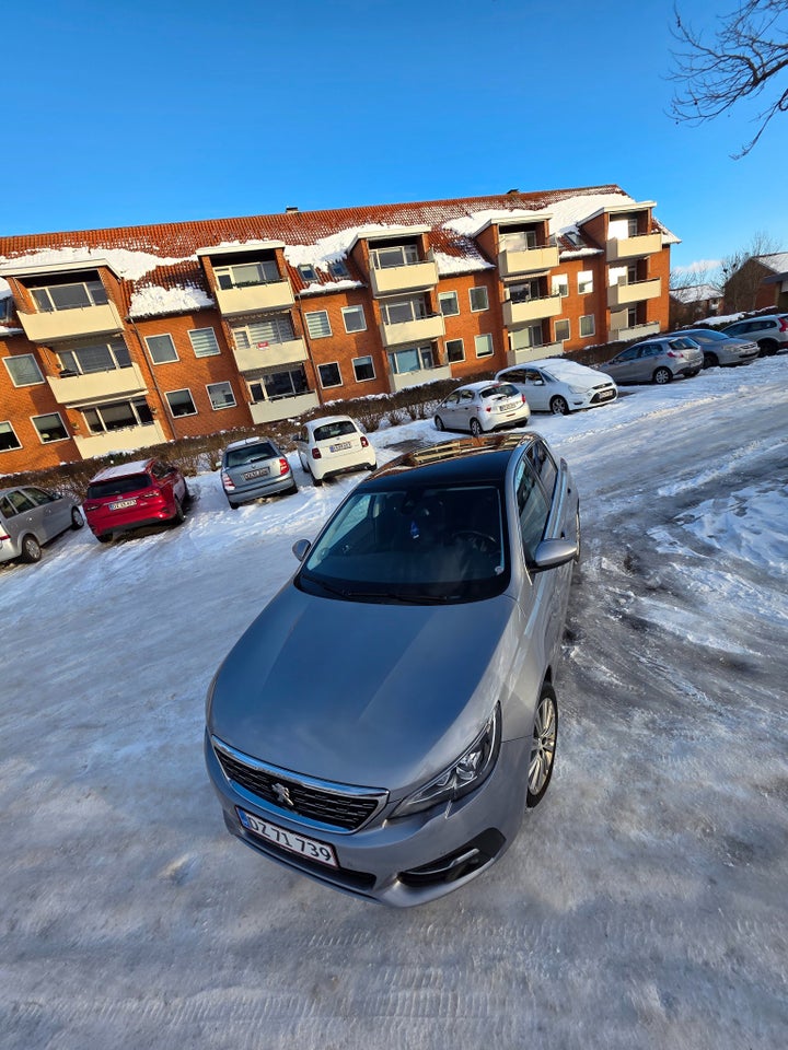 Peugeot 308 1,6 BlueHDi 120 Allure Sky 5d