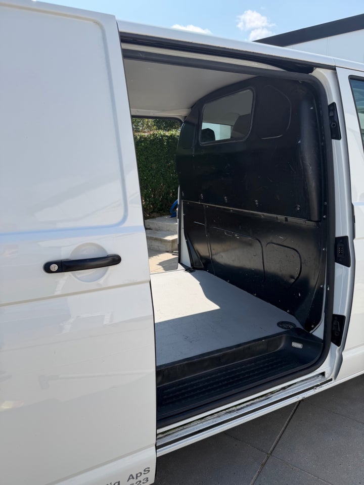 VW Transporter 2,0 TDi 140 Kassevogn DSG lang