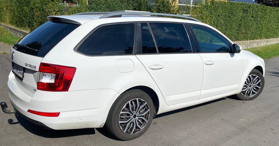Skoda Octavia 1,6 TDi 105 Active 5d