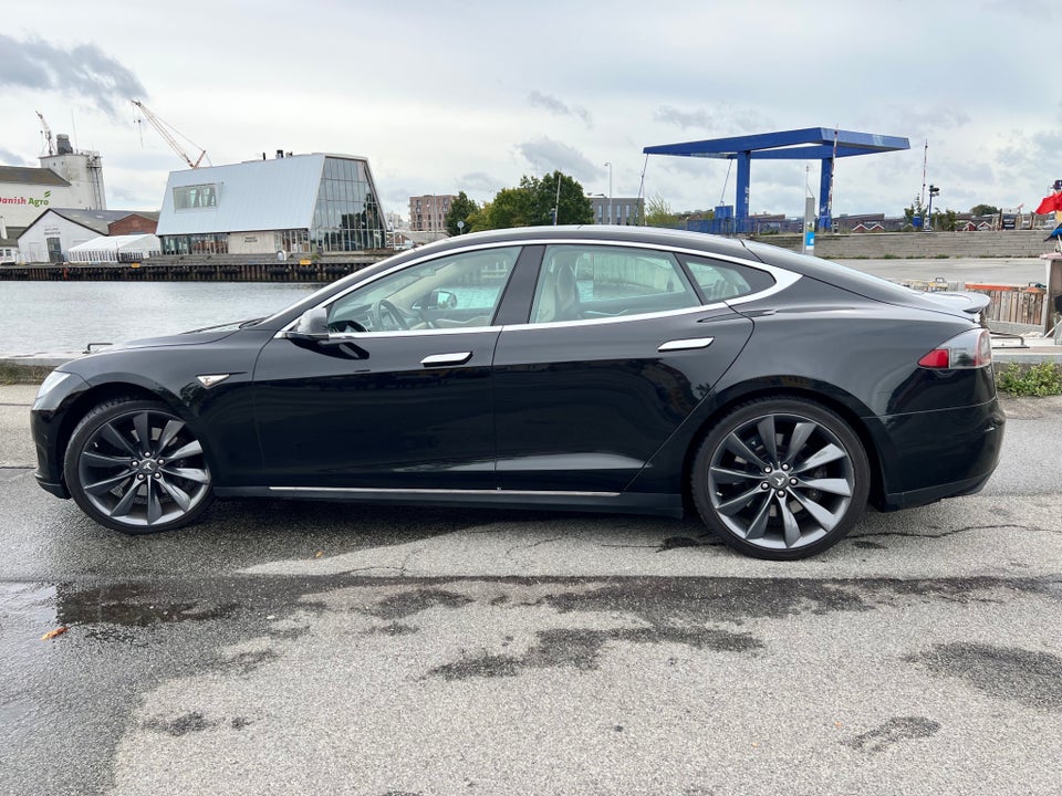 Tesla Model S P85+ 5d