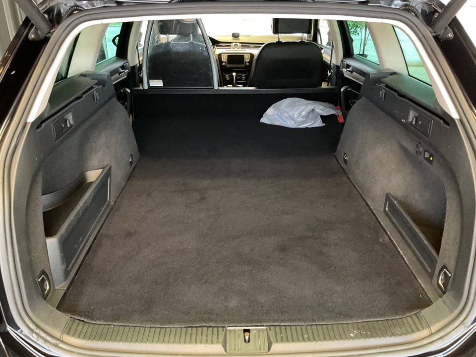 VW Passat 2,0 TDi 240 Highline Variant DSG 4Motion Van 5d