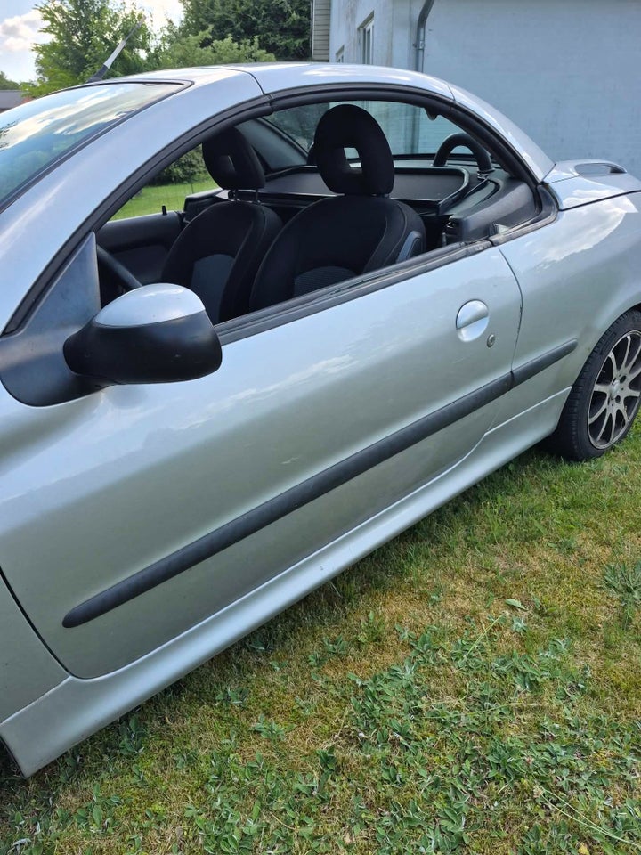 Peugeot 206 1,6 16V CC 2d