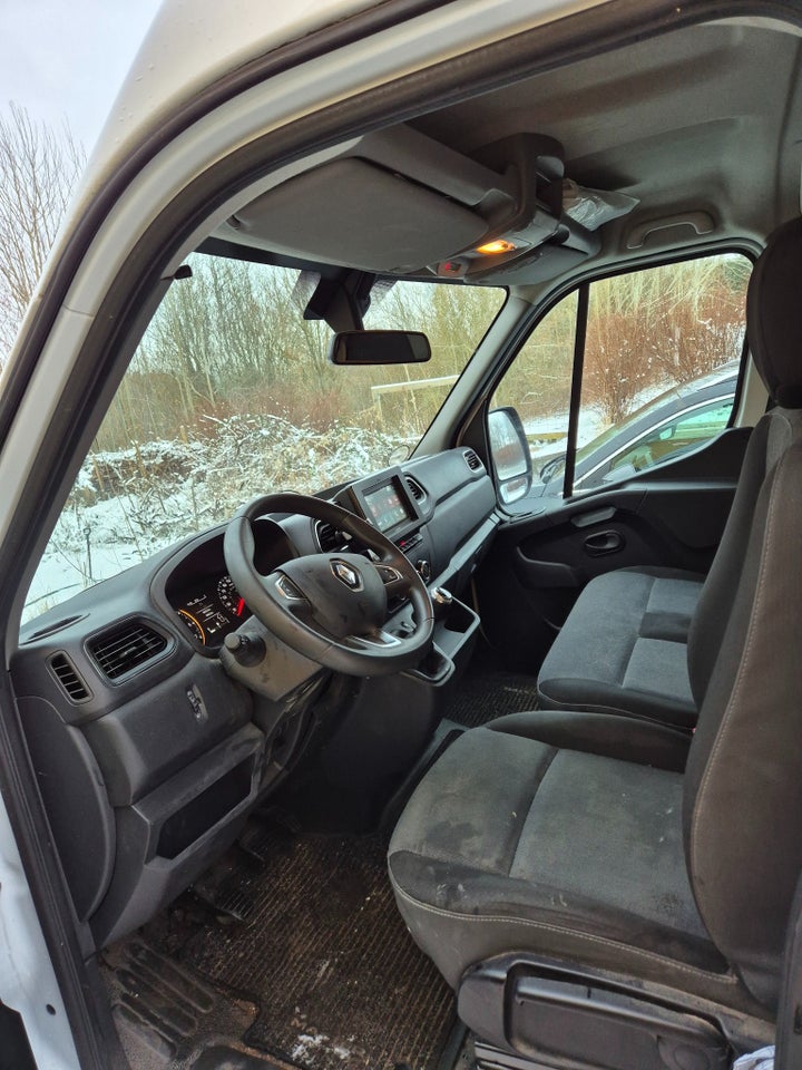 Renault Master IV T33 2,3 dCi 150 L2H2 Kassevogn