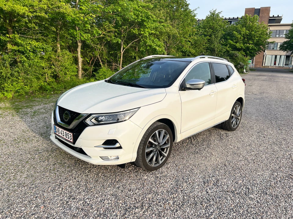 Nissan Qashqai 1,3 Dig-T 140 Tekna+ 5d
