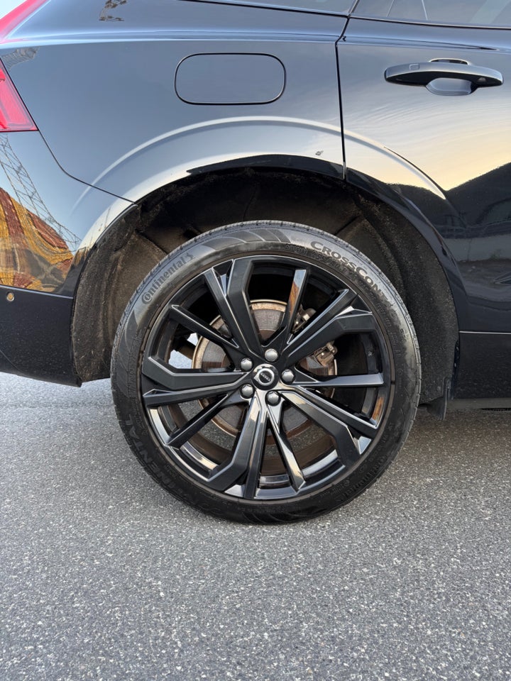 Volvo XC60 2,0 T6 ReCharge Black Edition aut. AWD 5d