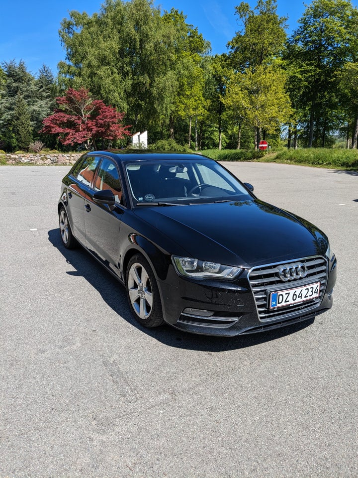 Audi A3 1,6 TDi 110 Ambiente Sportback 5d