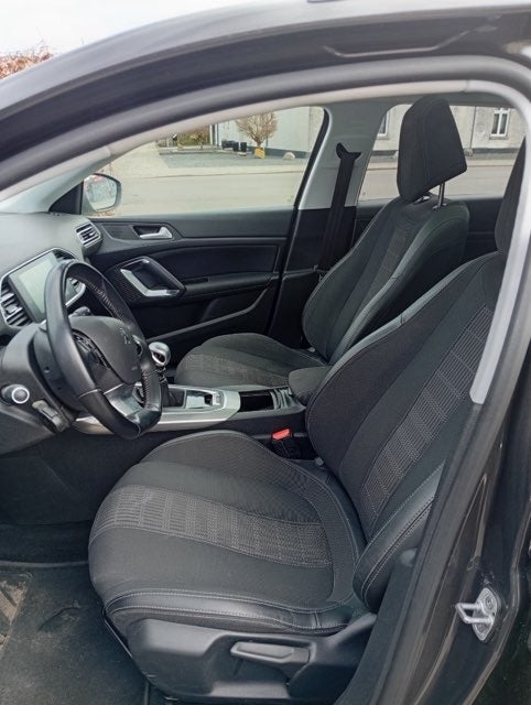 Peugeot 308 1,5 BlueHDi 130 Allure+ Sky SW 5d