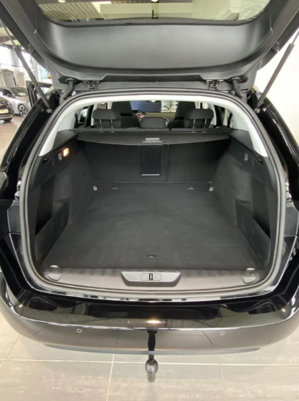 Peugeot 308 1,2 e-THP 130 Selection Sky SW 5d